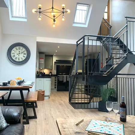 The Old Bakery - Luxury Three Bed House With Roof Terrace Дом отдыха