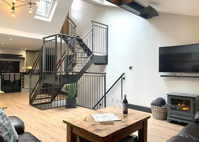 The Old Bakery - Luxury Three Bed House With Roof Terrace 휫비