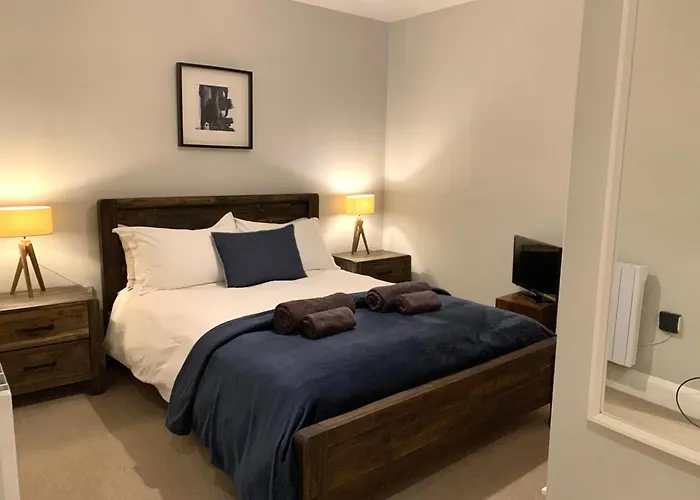 The Old Bakery - Luxury Three Bed House With Roof Terrace * 휫비