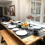 The Old Bakery - Luxury Three Bed House With Roof Terrace 度假居