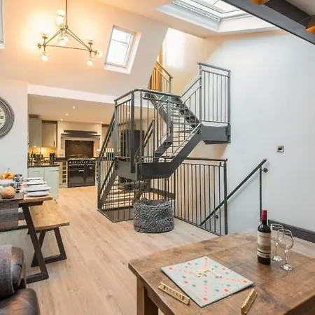 The Old Bakery - Luxury Three Bed House With Roof Terrace *
