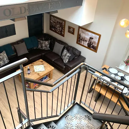 The Old Bakery - Luxury Three Bed House With Roof Terrace *