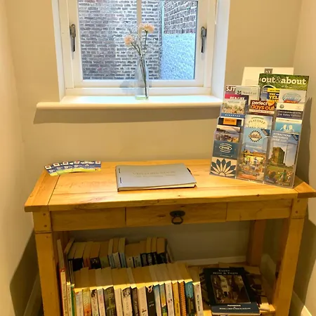 Dom wakacyjny The Old Bakery - Luxury Three Bed House With Roof Terrace