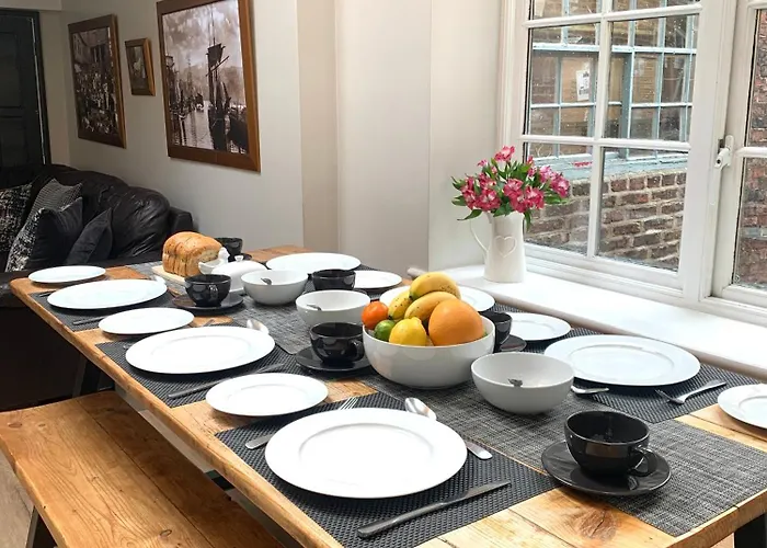 The Old Bakery - Luxury Three Bed House With Roof Terrace Holiday home